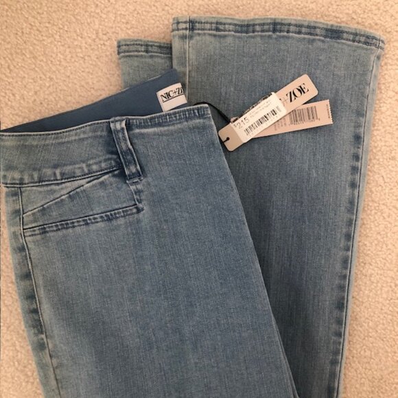 NWT Nic+Zoe Pull-On All Day Demi Boot Cut Jeans, Blue Haze - Size 8 - Picture 9 of 16